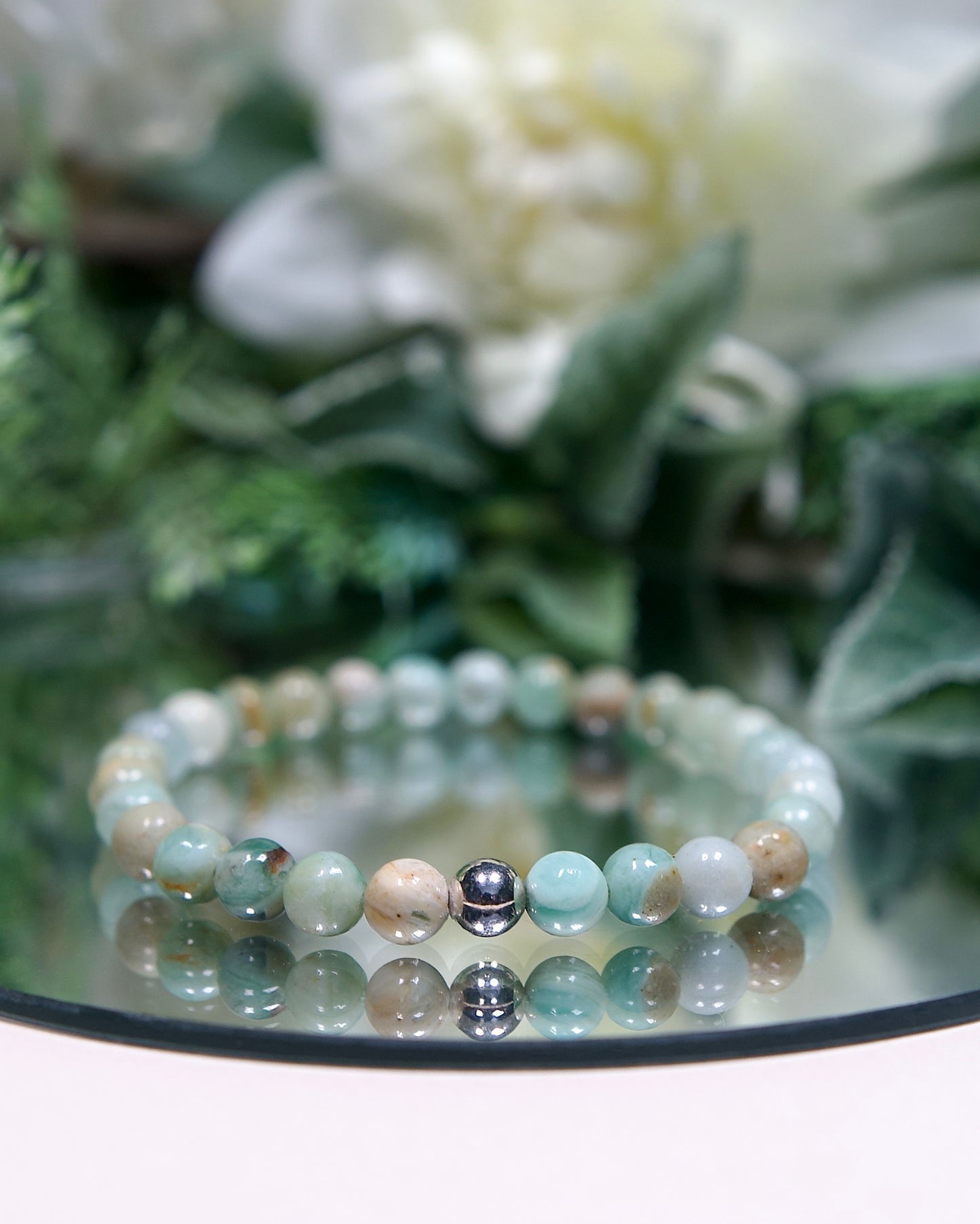 Green Agate Gemstone Stretch Bracelet with Sterling Silver Accent (Gemstone Bracelet)